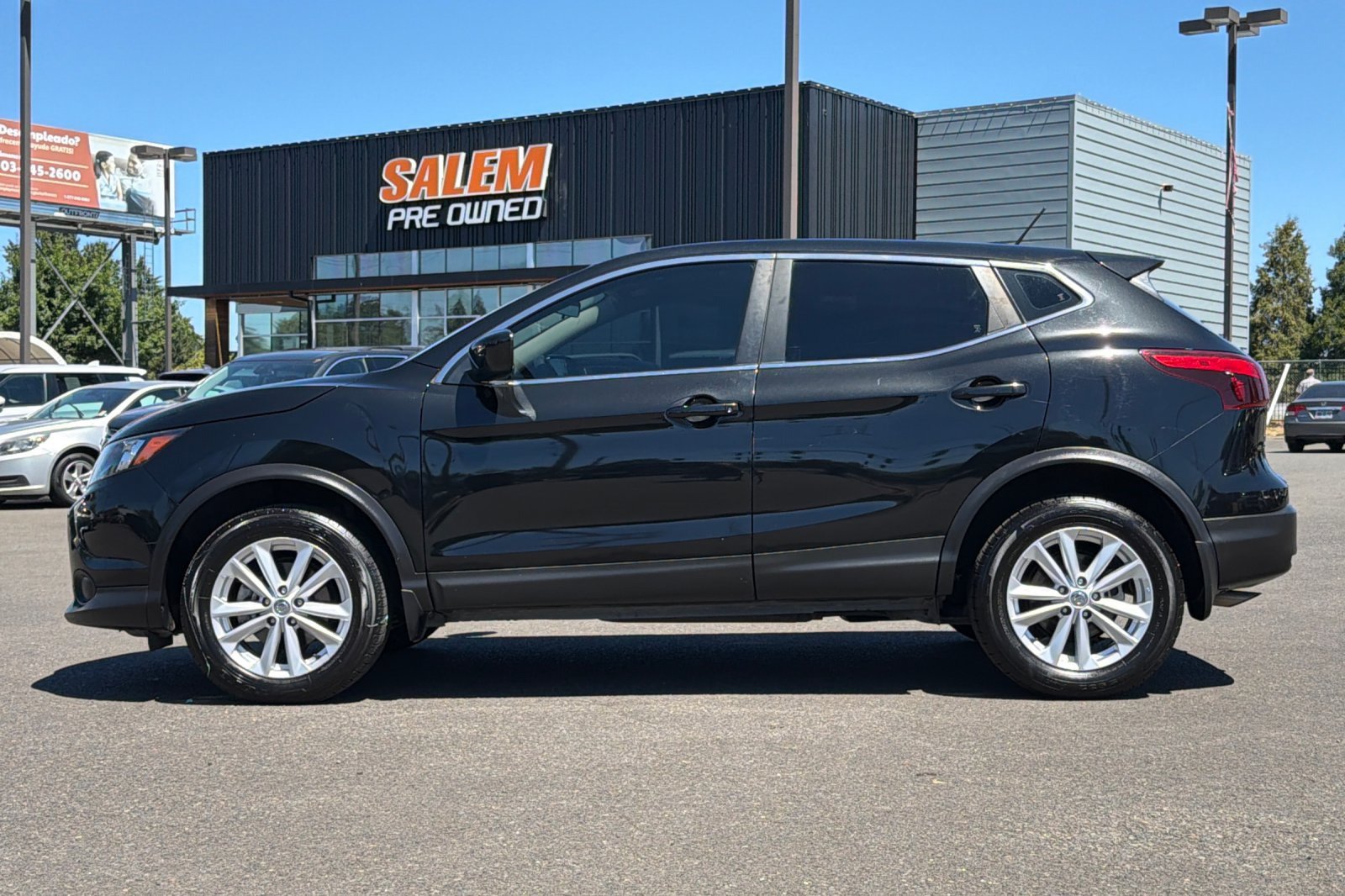 Used 2018 Nissan Rogue Sport S w/ S Appearance Package FWD image 9