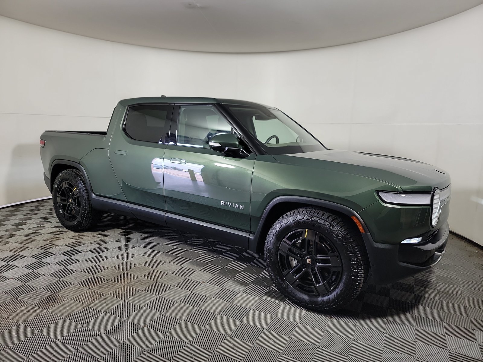 Used 2023 Rivian R1T Adventure Dual AWD/4WD image 7