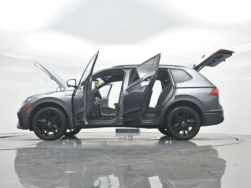 Used 2022 Volkswagen Tiguan SE R-Line AWD/4WD image 50