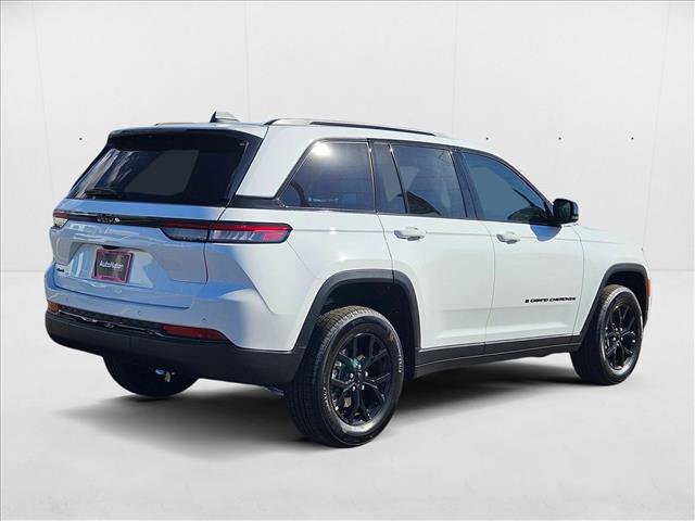 New 2025 Jeep Grand Cherokee Altitude image 2