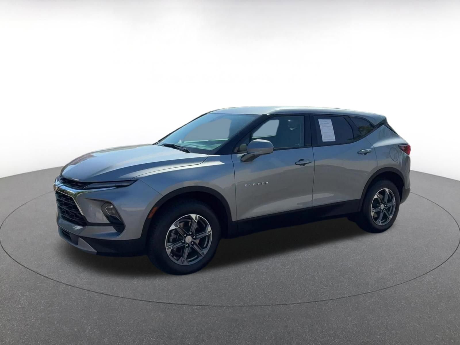 Used 2025 Chevrolet Blazer LT image 8