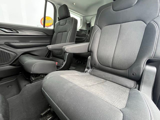 Used 2023 Jeep Grand Cherokee L Laredo AWD/4WD image 25