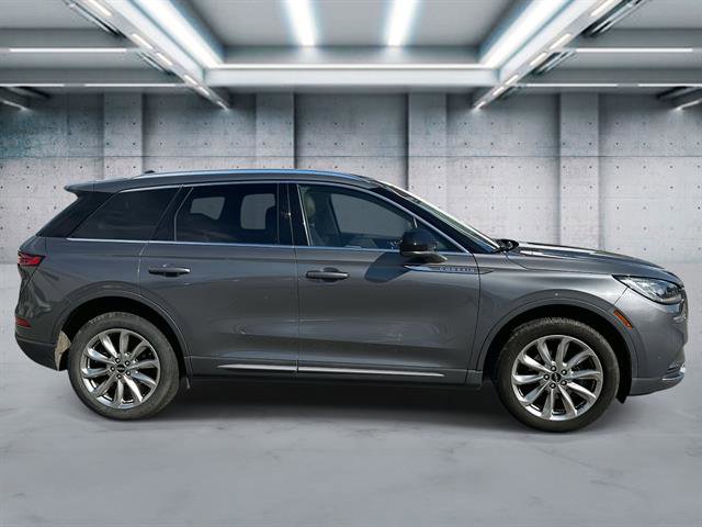 Used 2022 Lincoln Corsair AWD w/ Premium Package image 3