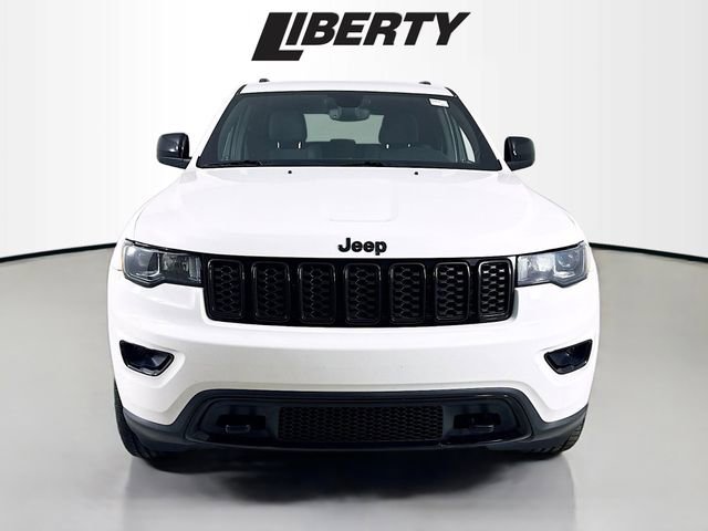 Used 2019 Jeep Grand Cherokee Laredo image 2