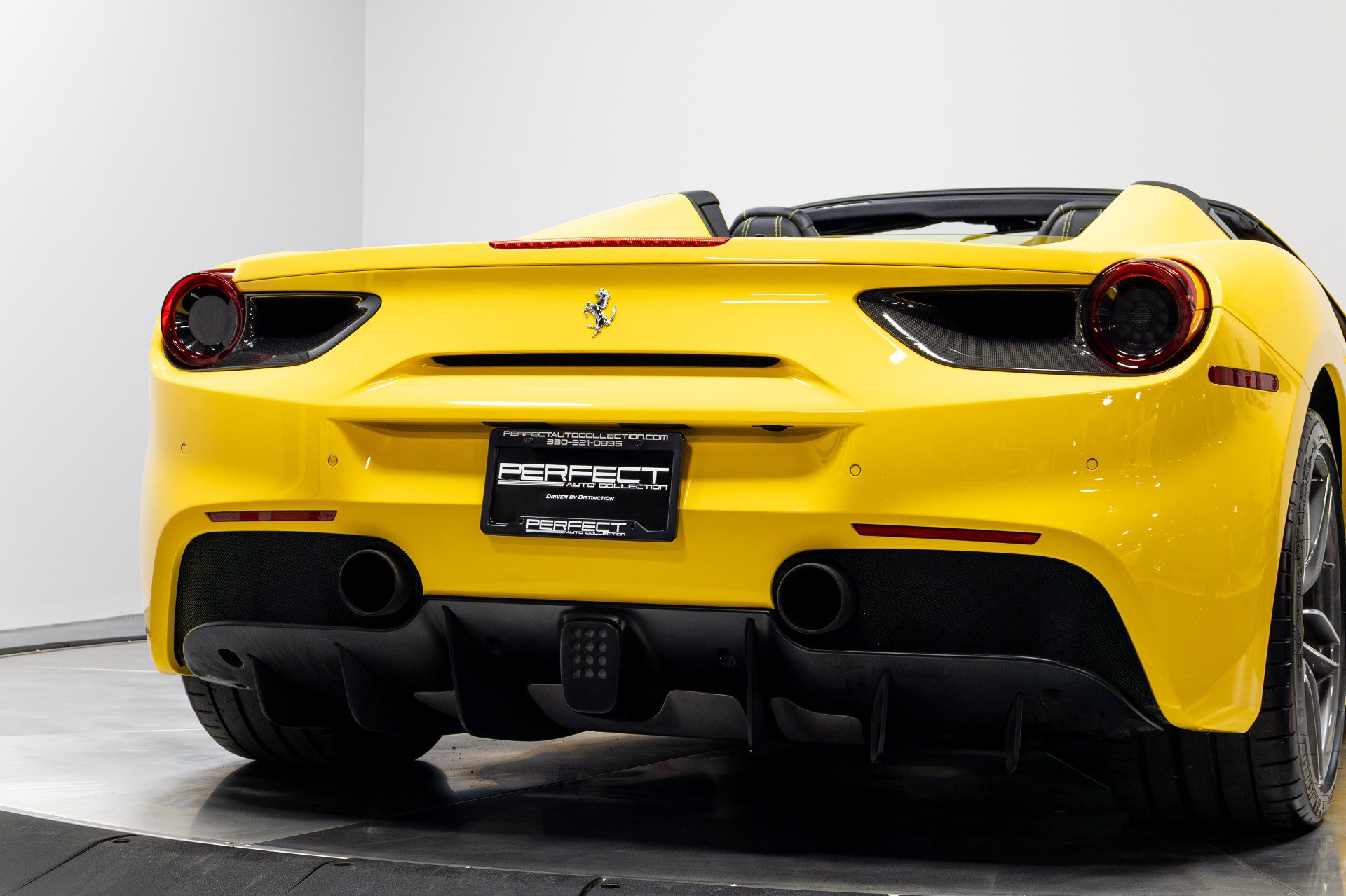 Used 2017 Ferrari 488 Spider image 84