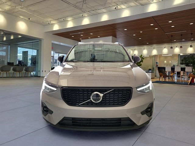 New 2026 Volvo XC40 B4 Plus w/ Climate Package FWD image 8
