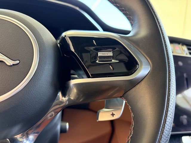 Used 2023 Jaguar F-PACE SVR image 8