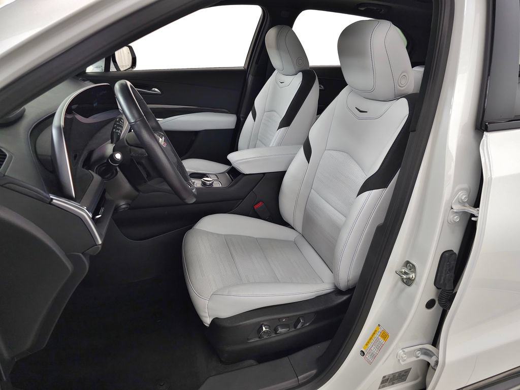Used 2025 Cadillac XT4 Sport FWD image 15