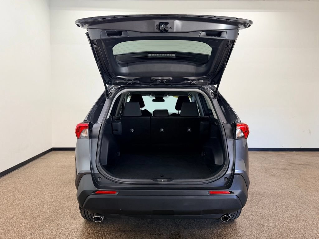 Used 2025 Toyota RAV4 XLE FWD image 5