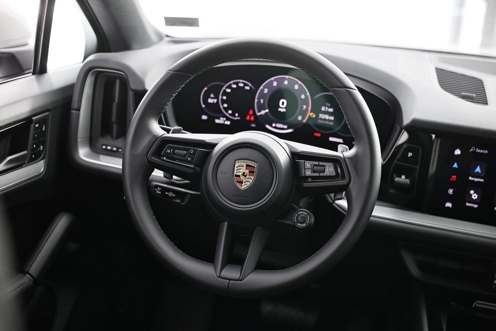 Used 2024 Porsche Cayenne Coupe AWD/4WD image 28