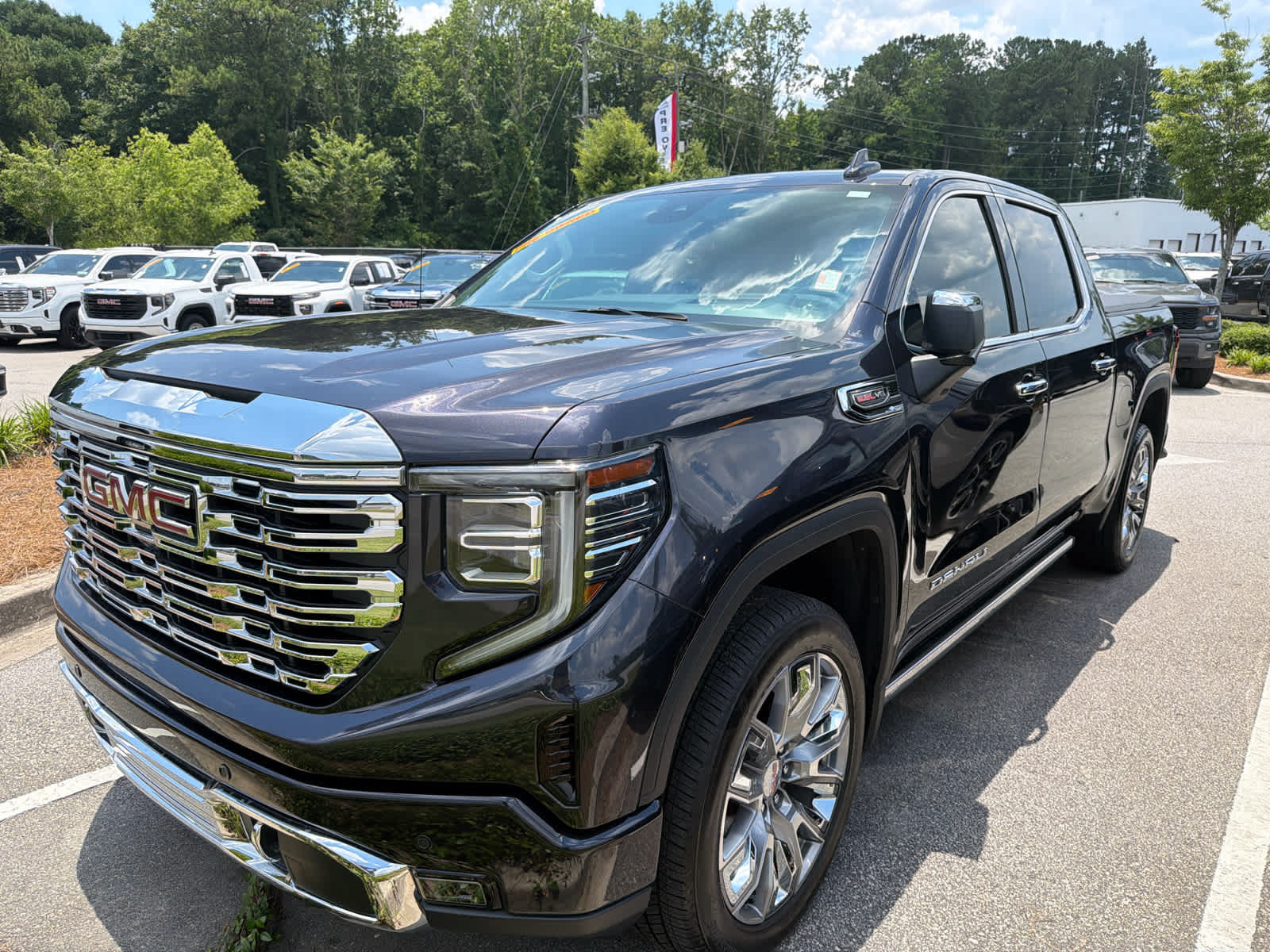 Used 2025 GMC Sierra 1500 Denali w/ Denali Reserve Package AWD/4WD image 31