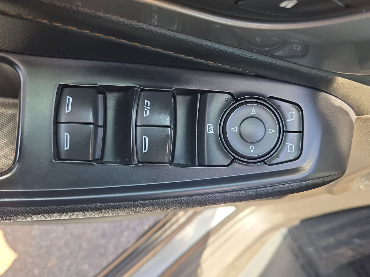 Used 2021 Chevrolet Traverse LT AWD/4WD image 28