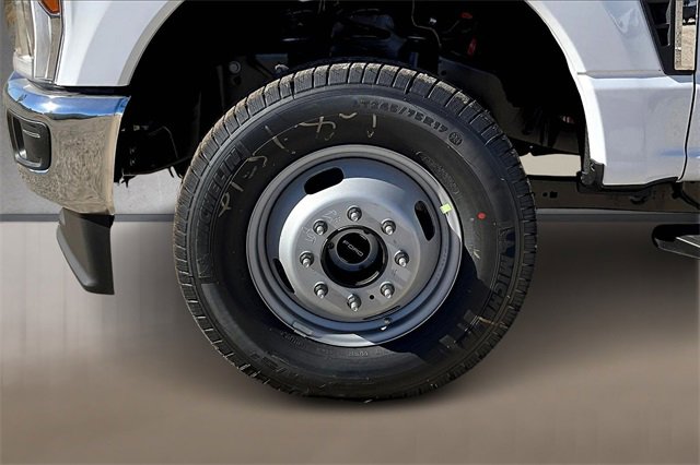 New 2026 Ford F350 XL w/ XL Chrome Package image 8