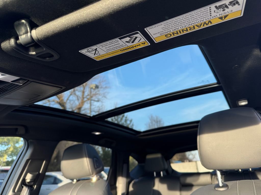 Used 2025 Acura RDX SH-AWD image 13