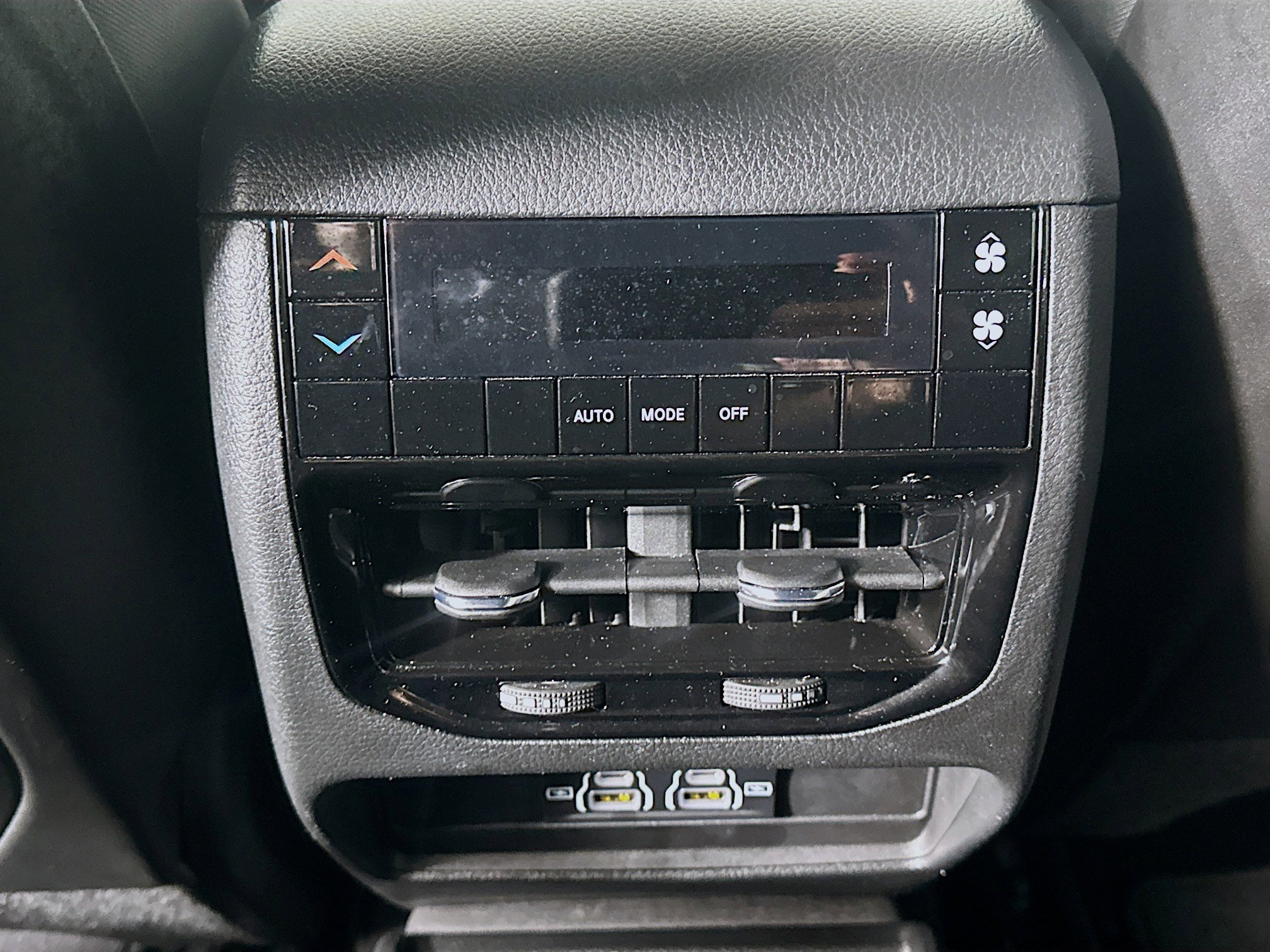 Used 2025 Jeep Grand Cherokee L Laredo image 29