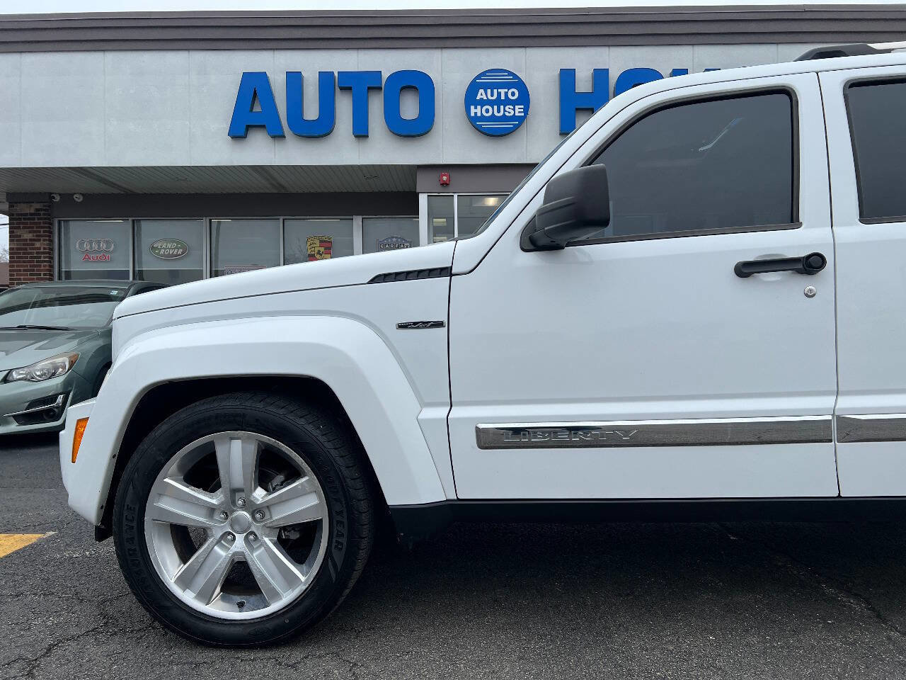 Used 2012 Jeep Liberty Limited Jet w/ Comfort/Convenience Group image 38