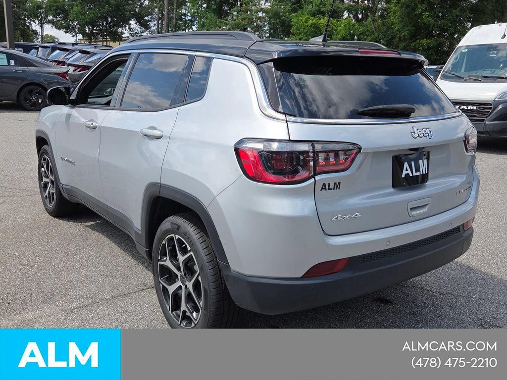 Used 2025 Jeep Compass Limited AWD/4WD image 12