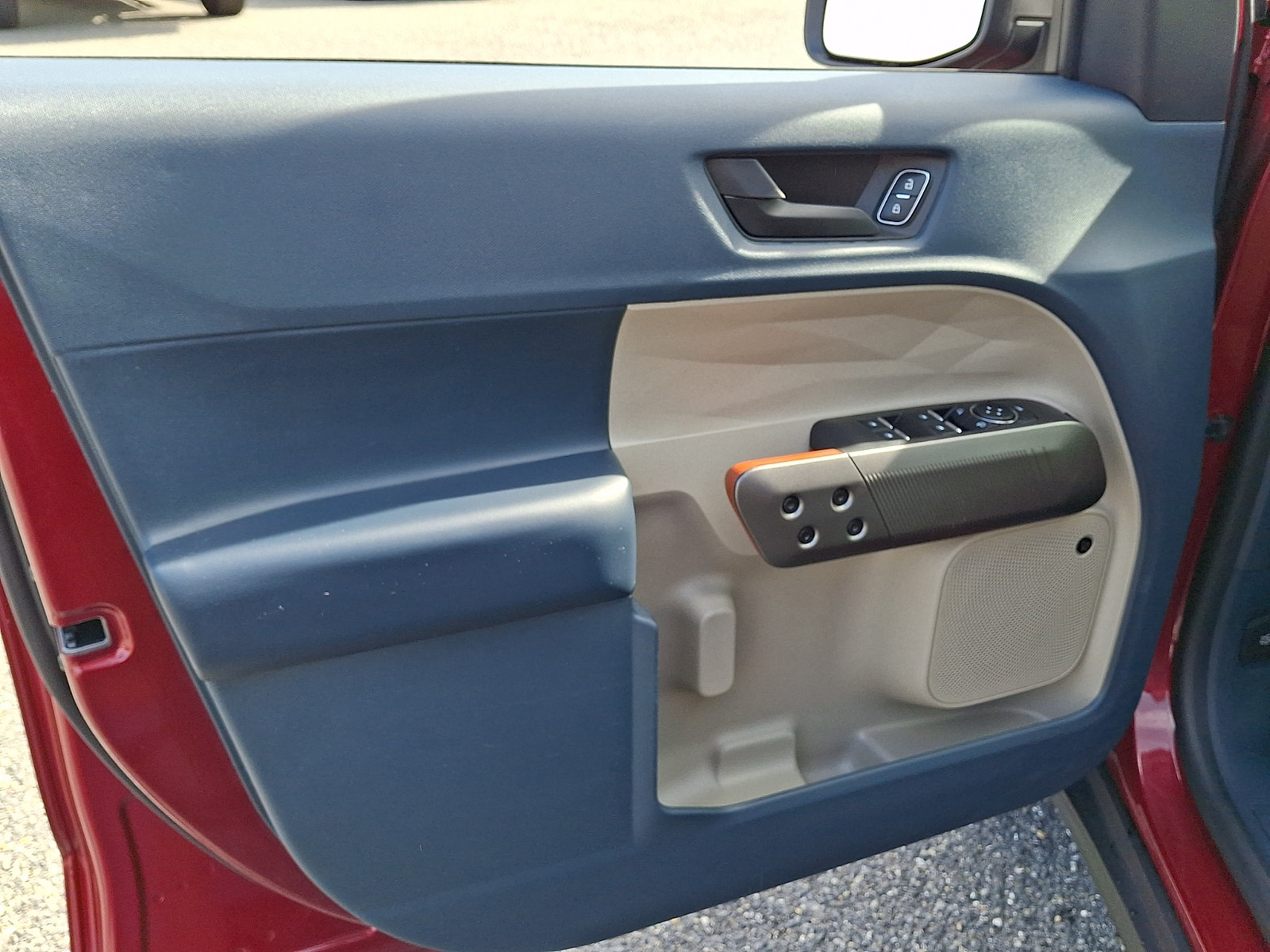 Certified 2025 Ford Maverick Lariat w/ 4K Tow Package AWD/4WD image 13