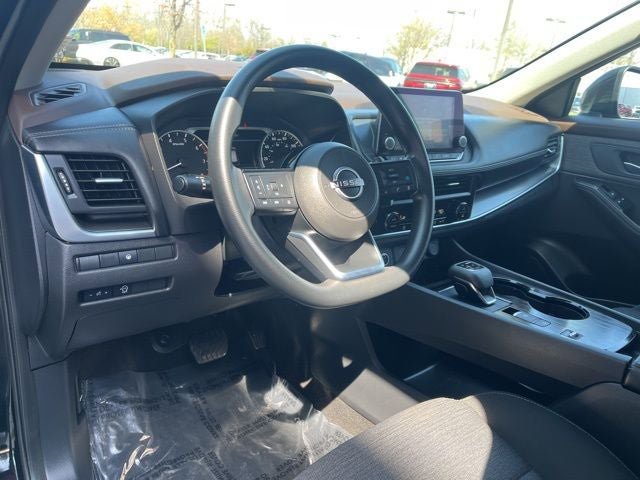 Used 2023 Nissan Rogue SV FWD image 25