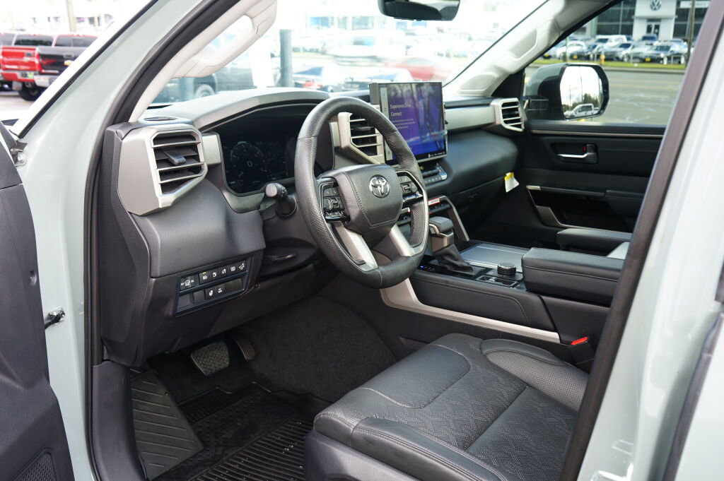 Used 2024 Toyota Sequoia Limited image 13