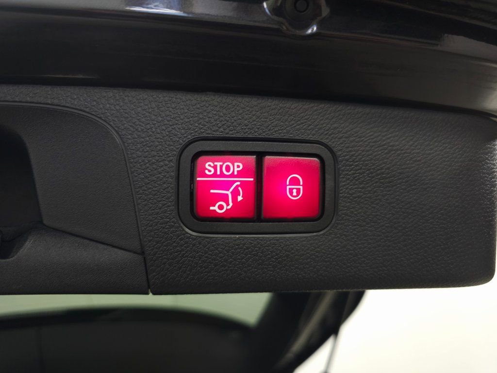 Used 2022 Mercedes-Benz GLC 300 4MATIC image 10