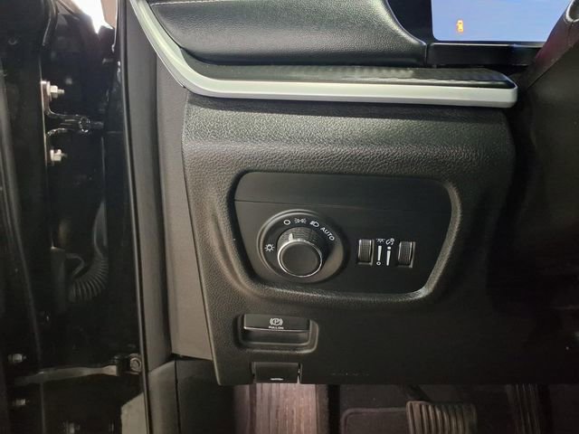 Used 2024 Jeep Grand Cherokee L Laredo AWD/4WD image 19