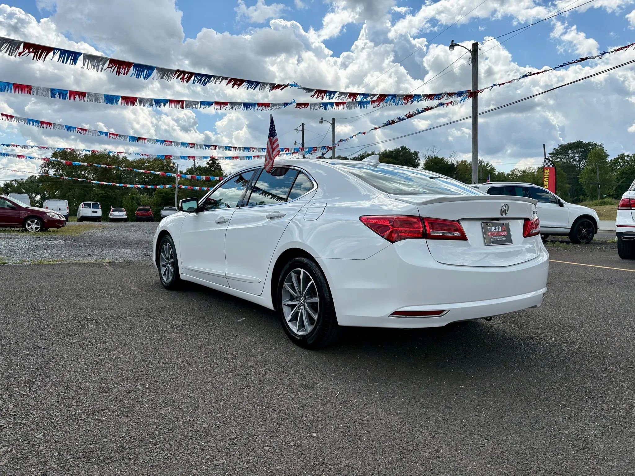 Used 2018 Acura TLX image 3