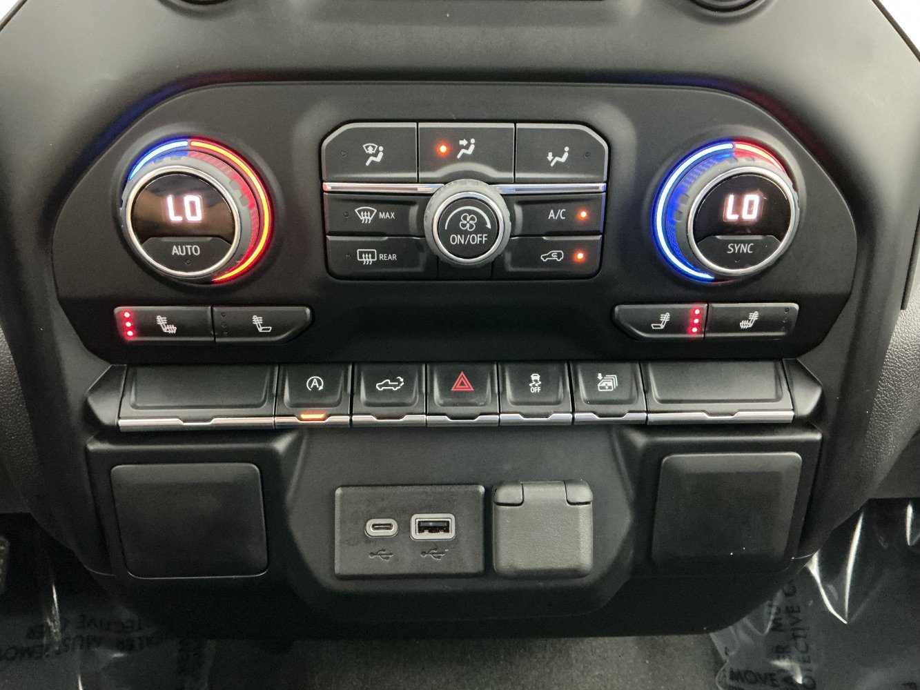Used 2022 Chevrolet Silverado 1500 LT AWD/4WD image 35