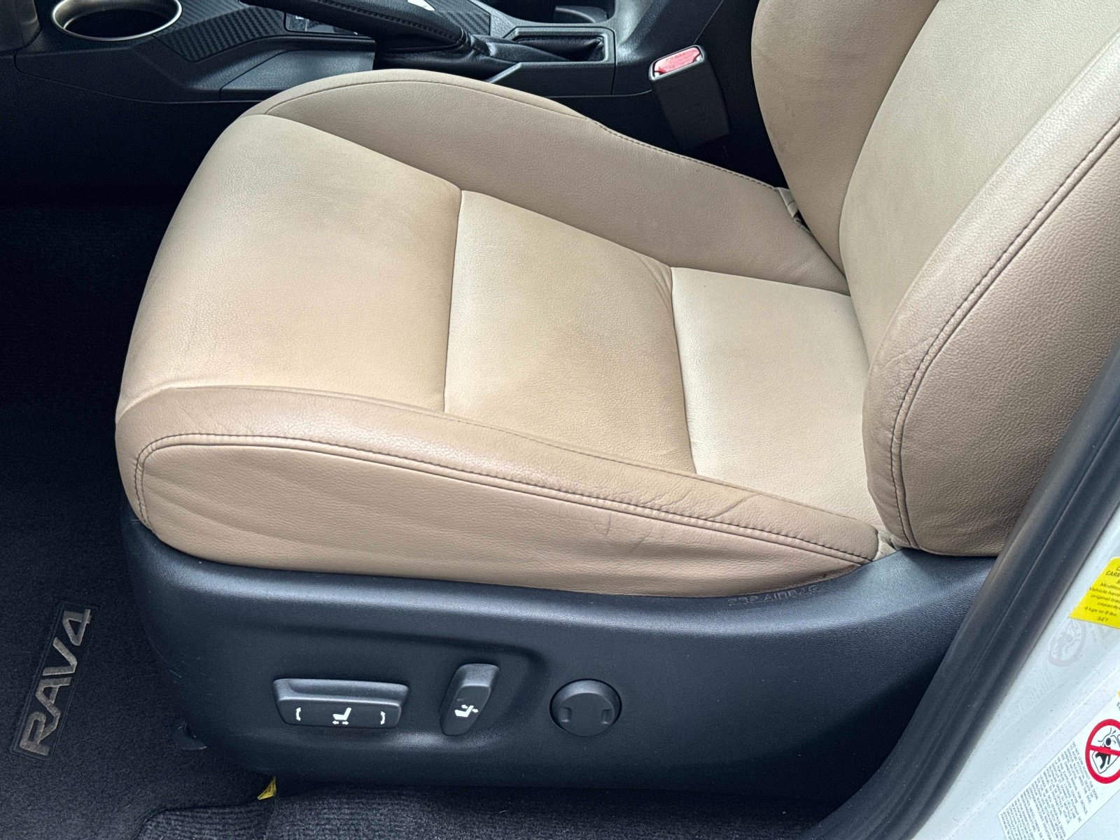 Used 2015 Toyota RAV4 Limited FWD image 21
