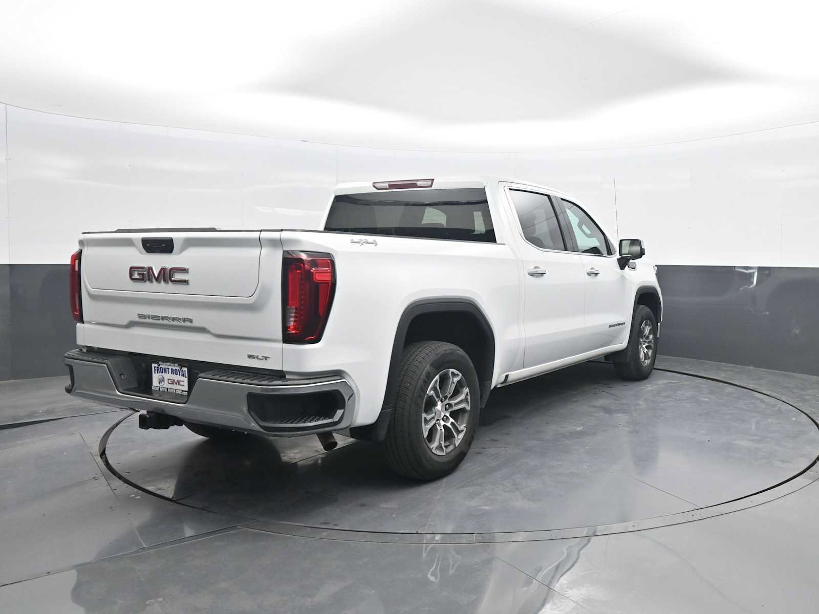 Used 2025 GMC Sierra 1500 SLT AWD/4WD image 7