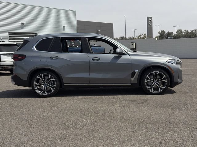 Used 2026 BMW X5 xDrive50e w/ Executive Package AWD/4WD image 5