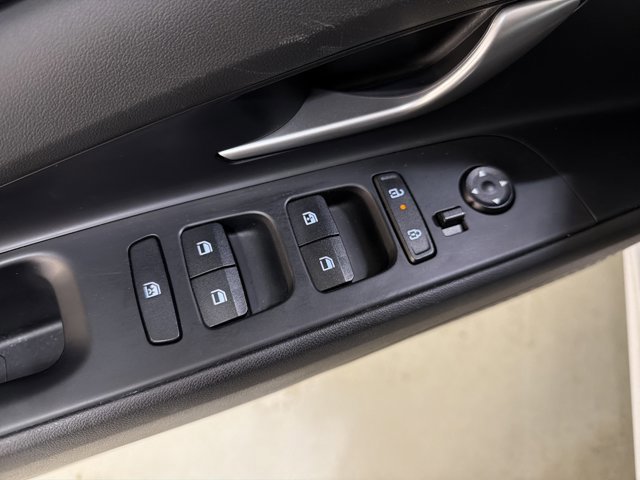 Used 2024 Hyundai Elantra Limited image 18