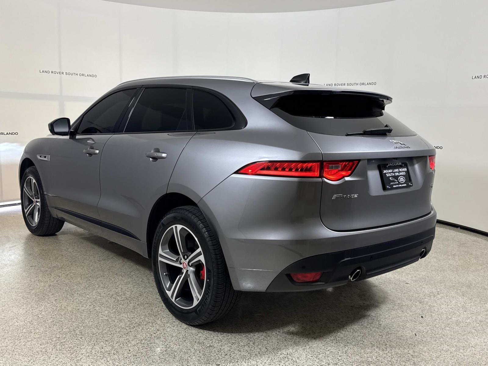 Used 2020 Jaguar F-PACE R-Sport AWD/4WD image 3