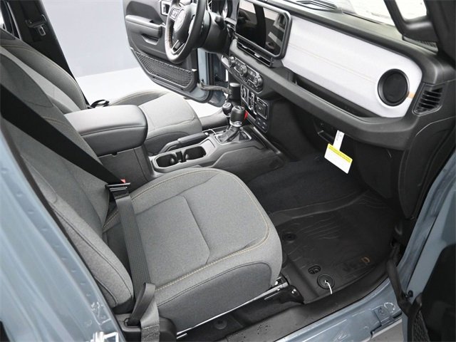 New 2025 Jeep Gladiator Sport image 17