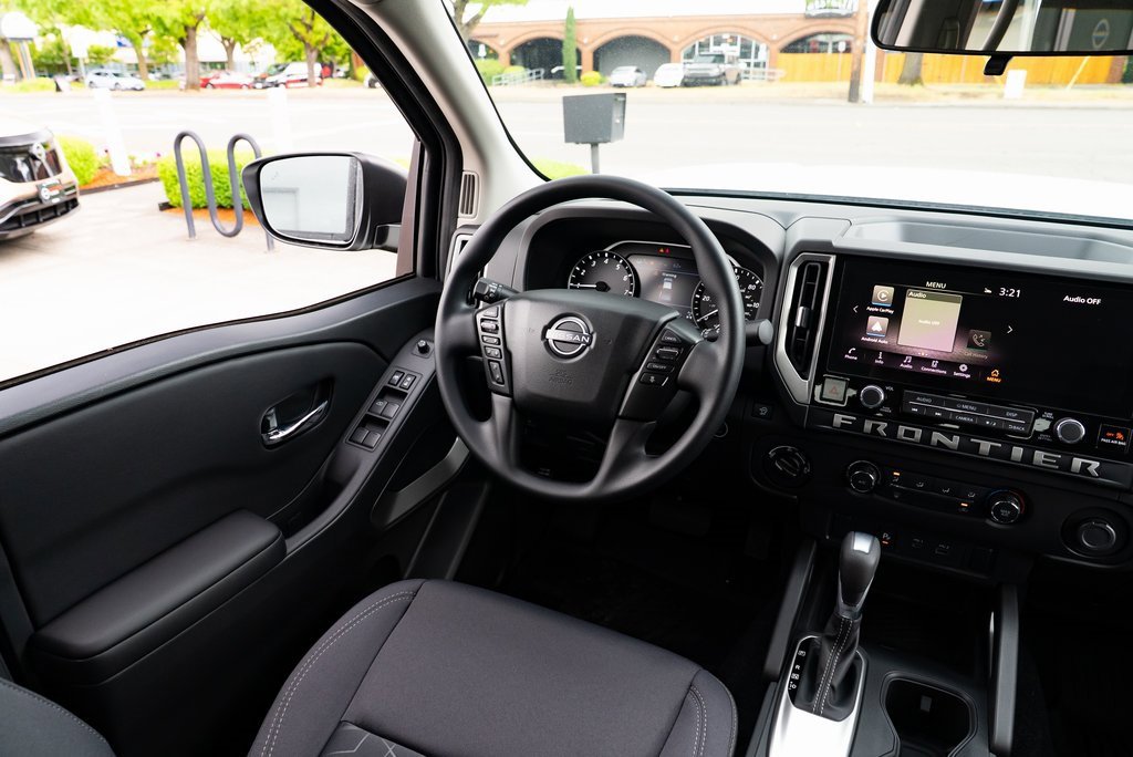 New 2025 Nissan Frontier SV image 9