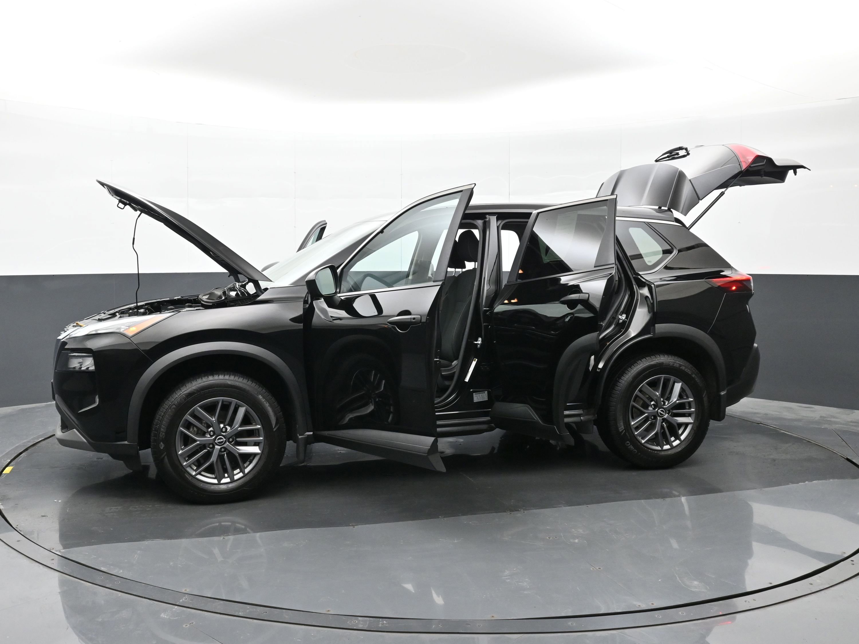 Used 2023 Nissan Rogue S AWD/4WD image 48