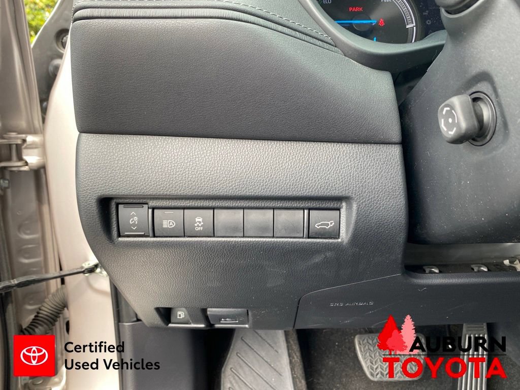 Certified 2024 Toyota Venza LE AWD/4WD image 35