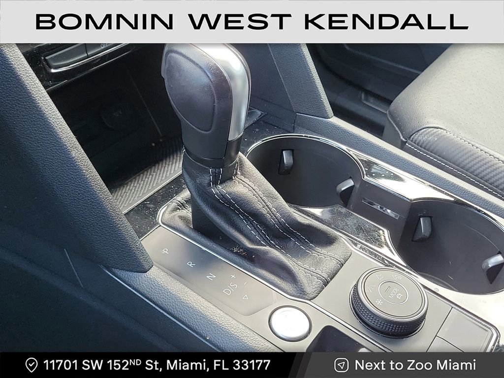 Used 2022 Volkswagen Atlas Cross Sport SEL R-Line image 26