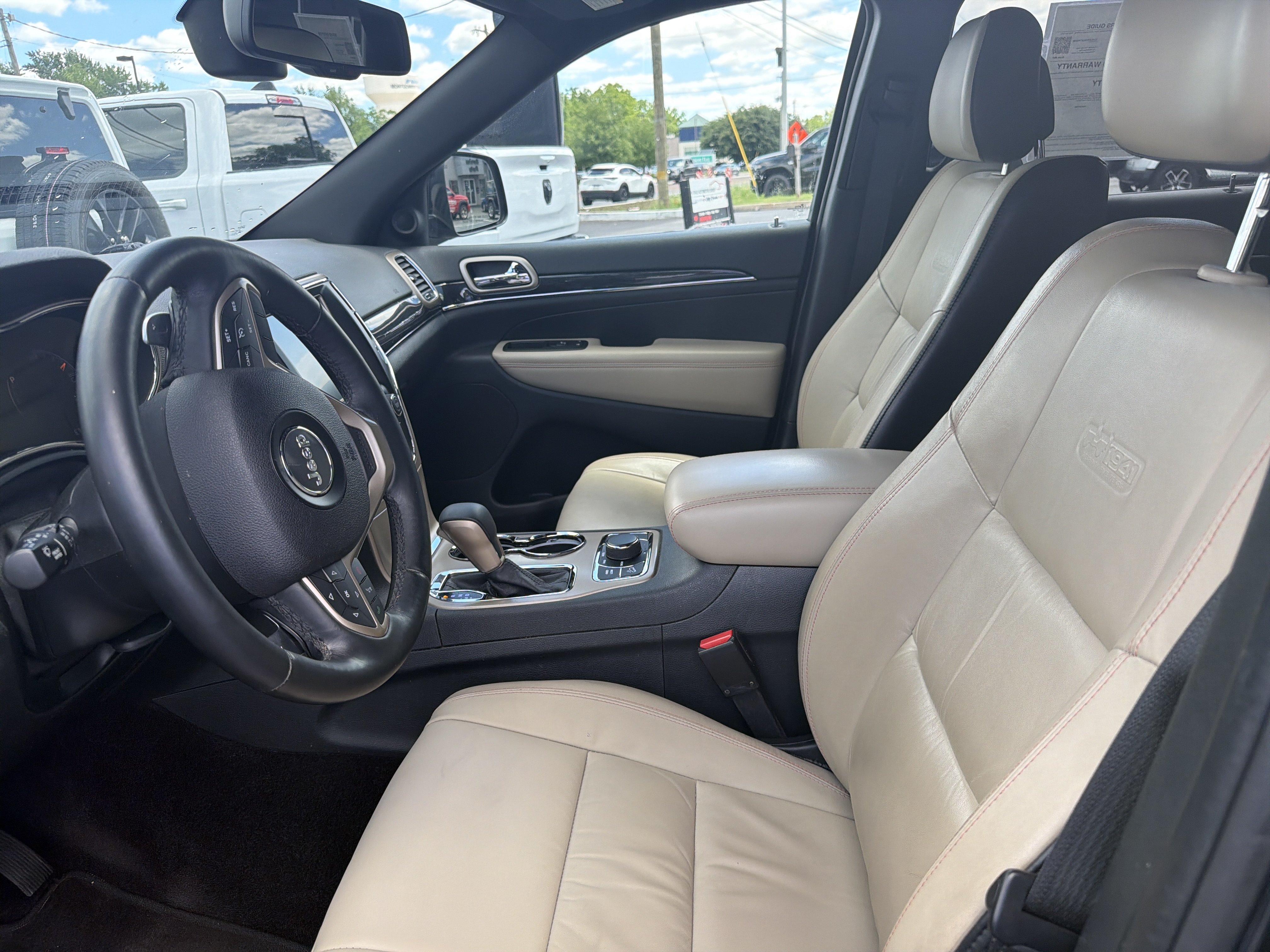 Used 2016 Jeep Grand Cherokee Limited 75th Anniversary AWD/4WD image 17