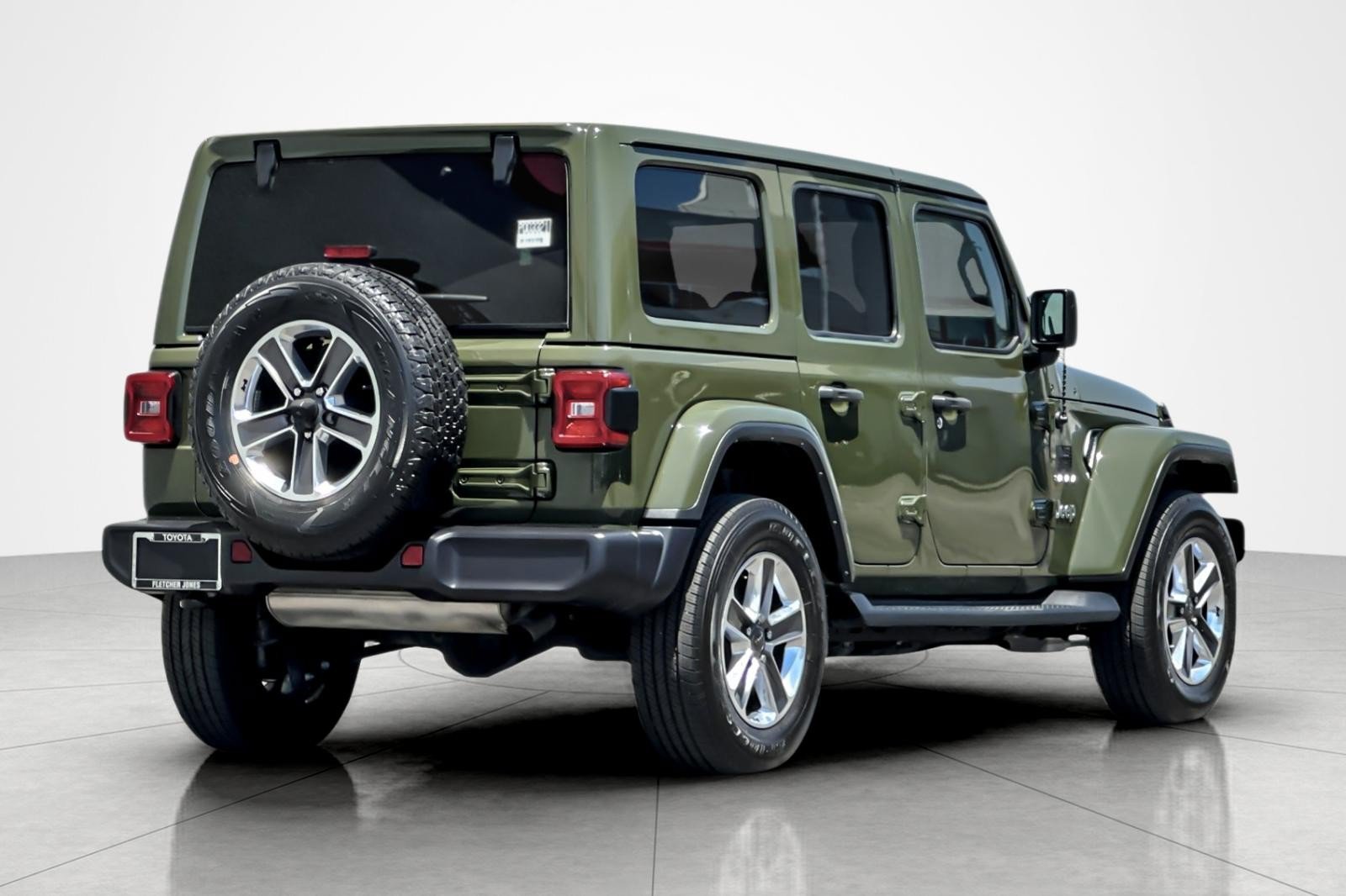 Used 2022 Jeep Wrangler Unlimited Sahara w/ LED Lighting Group AWD/4WD image 5