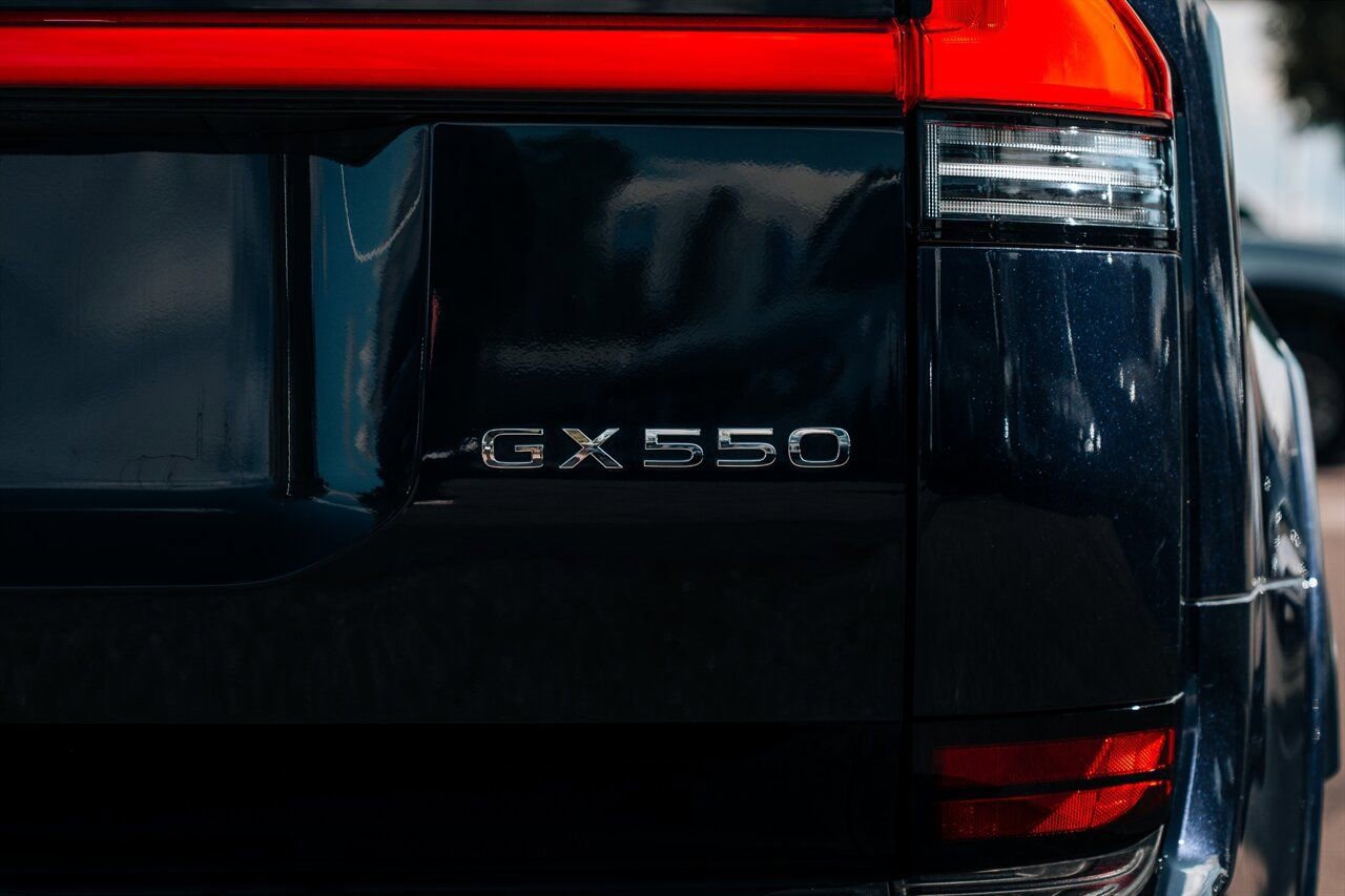 Used 2024 Lexus GX 550 w/ Cold Area Package AWD/4WD image 14