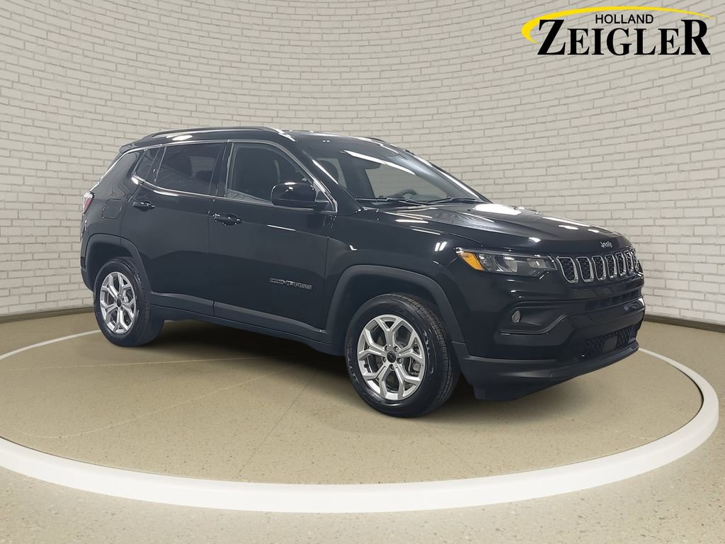 Used 2025 Jeep Compass Latitude AWD/4WD video 3