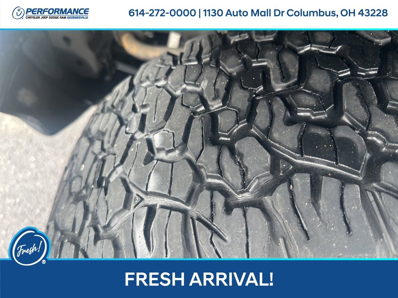 Used 2017 Jeep Wrangler Unlimited Sahara w/ Connectivity Group AWD/4WD image 11