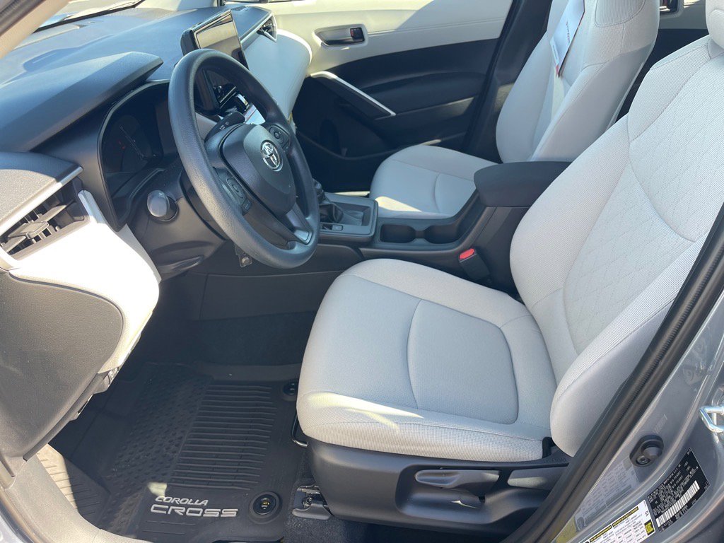 Used 2026 Toyota Corolla Cross L image 10