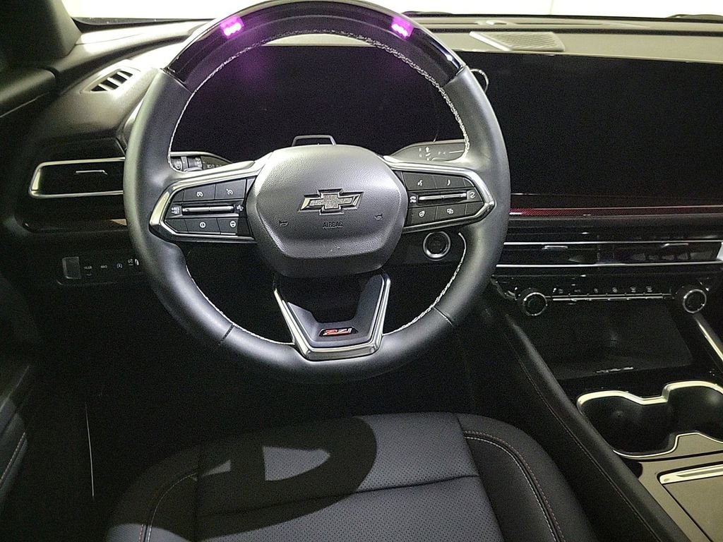 Used 2025 Chevrolet Traverse Z71 w/ Enhanced Driving Package image 16