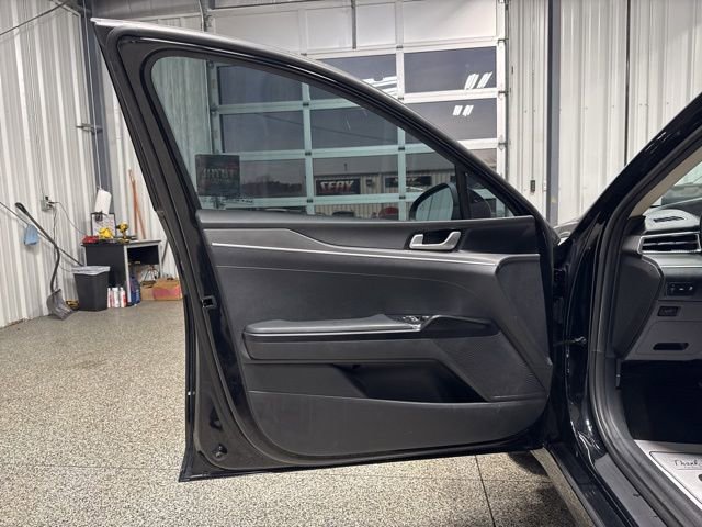 Used 2023 Kia K5 LXS image 7