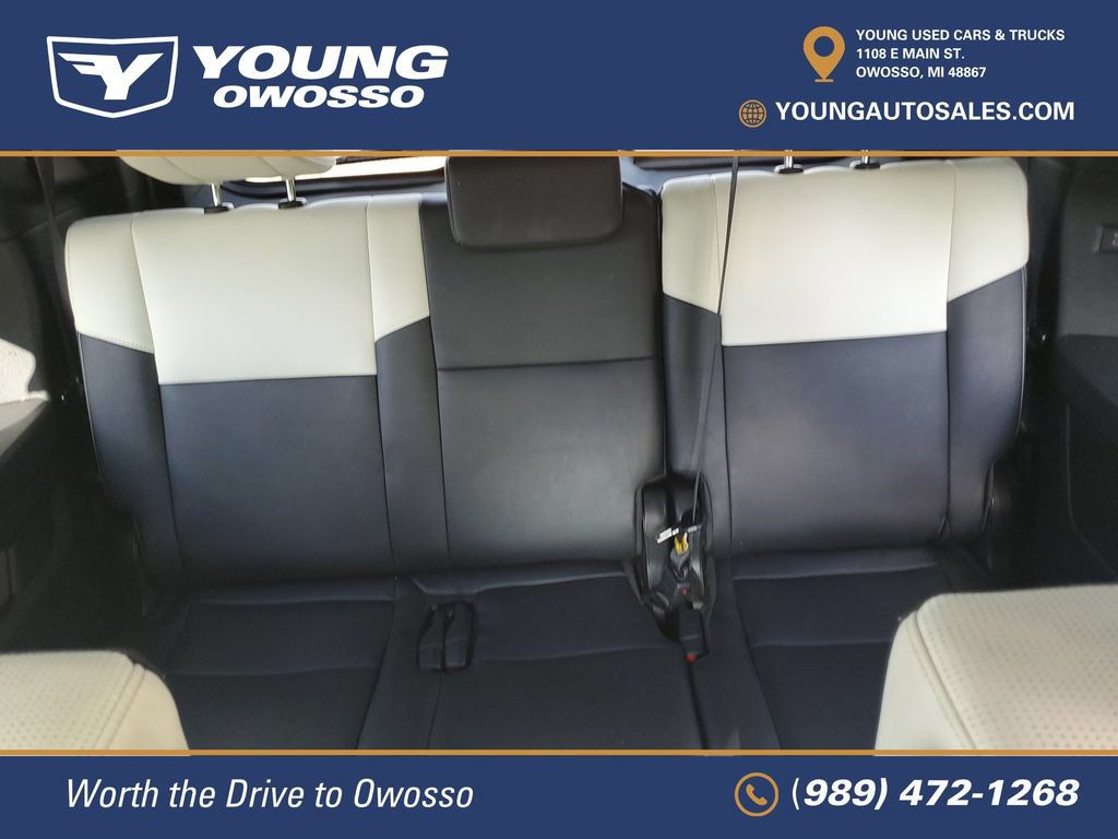 Used 2025 Toyota Sequoia Capstone AWD/4WD image 37