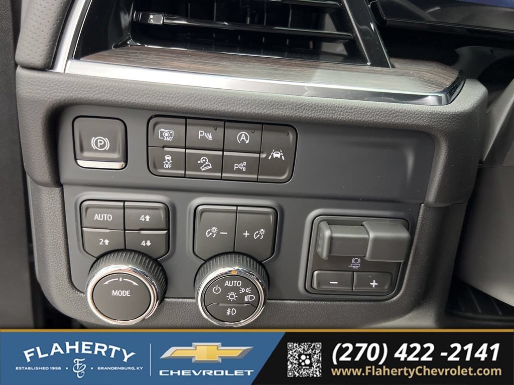 New 2026 Chevrolet Tahoe Premier w/ Sun And Tow Package AWD/4WD image 24