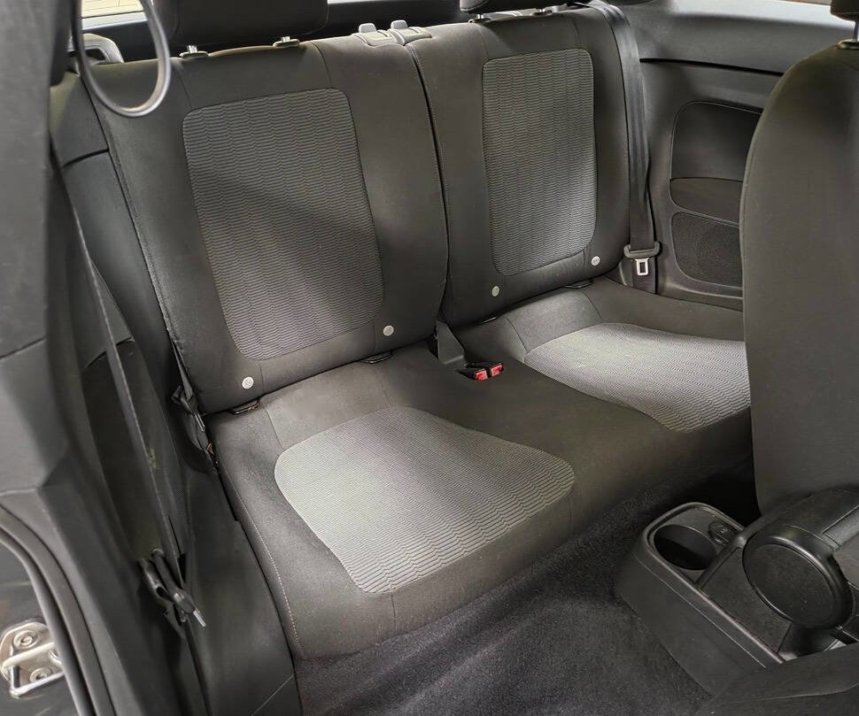 Used 2013 Volkswagen Beetle 2.5 image 21