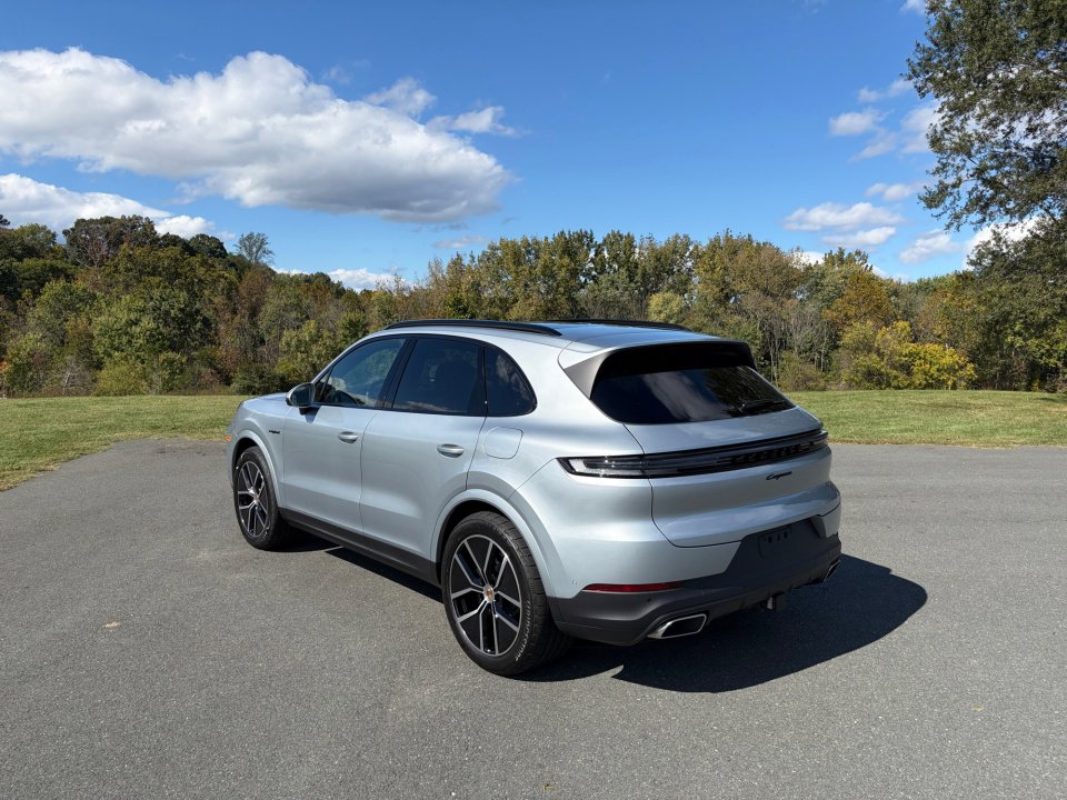 New 2026 Porsche Cayenne E-Hybrid image 3